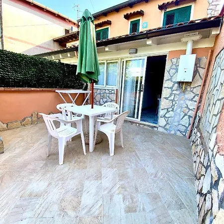 Апартаменты Vacanze Azzurra *